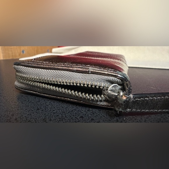 Coach Metallic Leather Zip Around Wallet Large Size Lots of Storage 8”x4”x1” - Picture 14 of 16